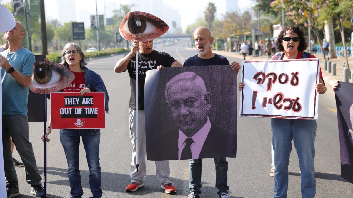 Riservisti mobilitati e stop congedi. Israele teme l’attacco letale iraniano