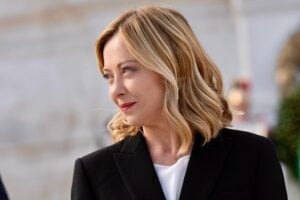 Giorgia si candida in Europa: «Cambiamo case e auto green»
