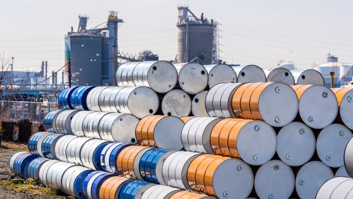 Il petrolio per ora non si impenna. Ma se Hormuz si blocca saranno guai