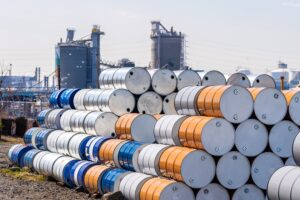 Il petrolio per ora non si impenna. Ma se Hormuz si blocca saranno guai
