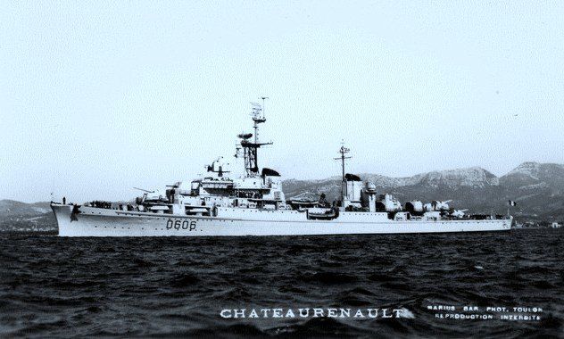 ​La nave francese D-606 «Chateaurenault», già «Attilio Regolo»