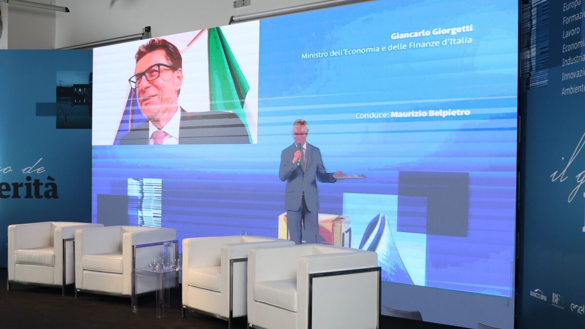 Giorgetti: «I salari sono bassi per venti anni di euro»