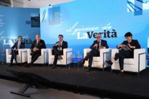 «L’Europa rischia di essere un vaso di coccio tra due di ferro, Cina e Usa»