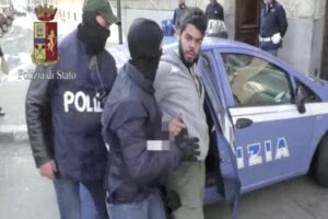 Tifava Isis e voleva colpire un agente. Arrestato un marocchino a Torino