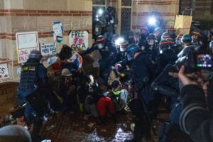 I pro Gaza chiedevano cibo vegano. Invece nei campus arriva la polizia