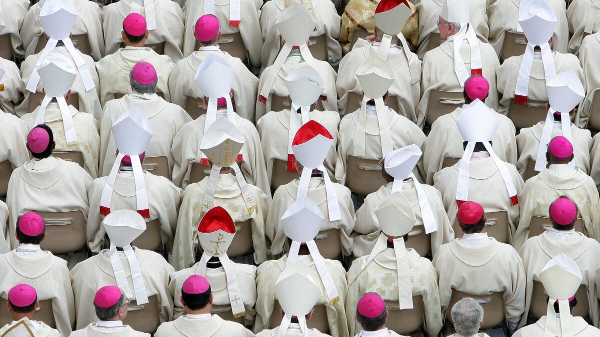 I vescovi fomentano la propaganda green. Ora il nuovo dogma sono i pannelli solari