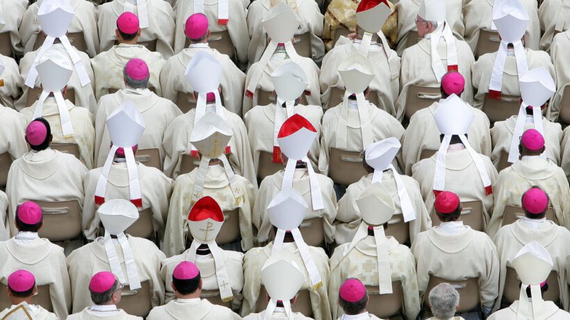 I vescovi fomentano la propaganda green. Ora il nuovo dogma sono i pannelli solari