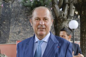 Per Generali premi lordi a +21,4%. «Nel 2024 basta con lo shopping»