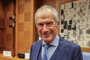 «Macron supponente, Stoltenberg straparla. Negoziare è doveroso»