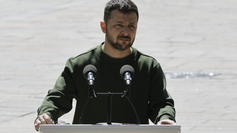 La parità di genere secondo Zelensky: più donne a sminare