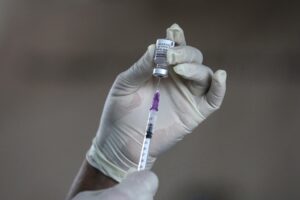 Astrazeneca ritira il suo vaccino