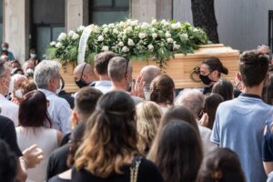 Così gli «esperti» di vaccinazioni hanno mandato Camilla a morire