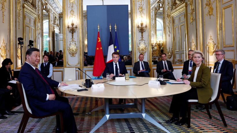 Macron in ginocchio per ingraziarsi Pechino