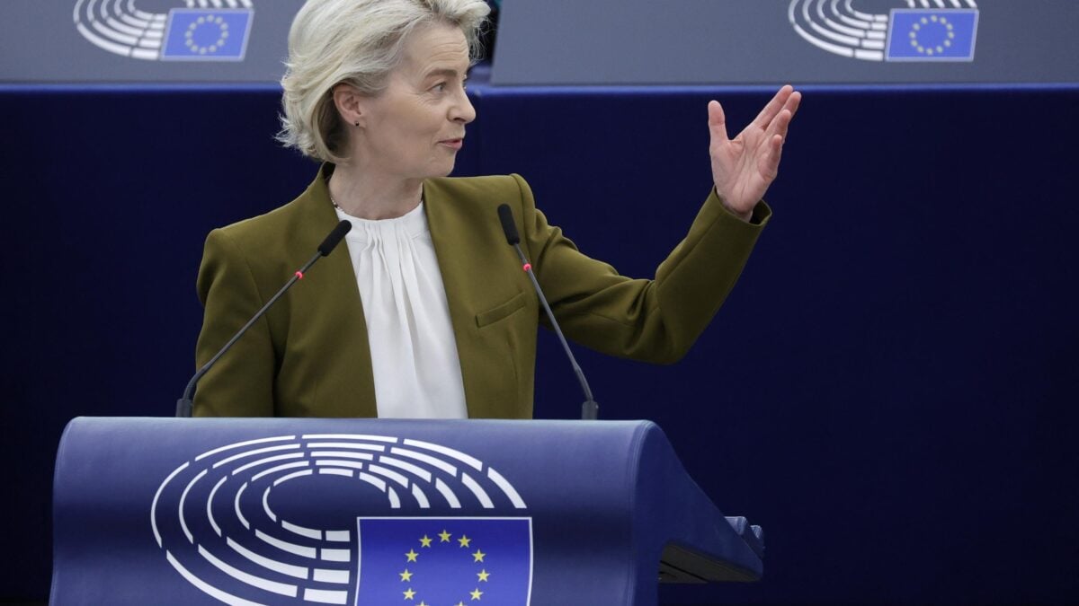 «Gli Stati responsabili per i danni». Lo scaricabarile di Ursula sulle fiale