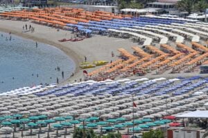 Caos spiagge, è allo studio una legge