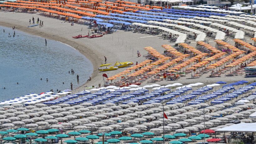 Caos spiagge, è allo studio una legge