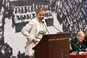 La Meloni tira dritto sul premierato: «Basta capi senza voto del popolo»