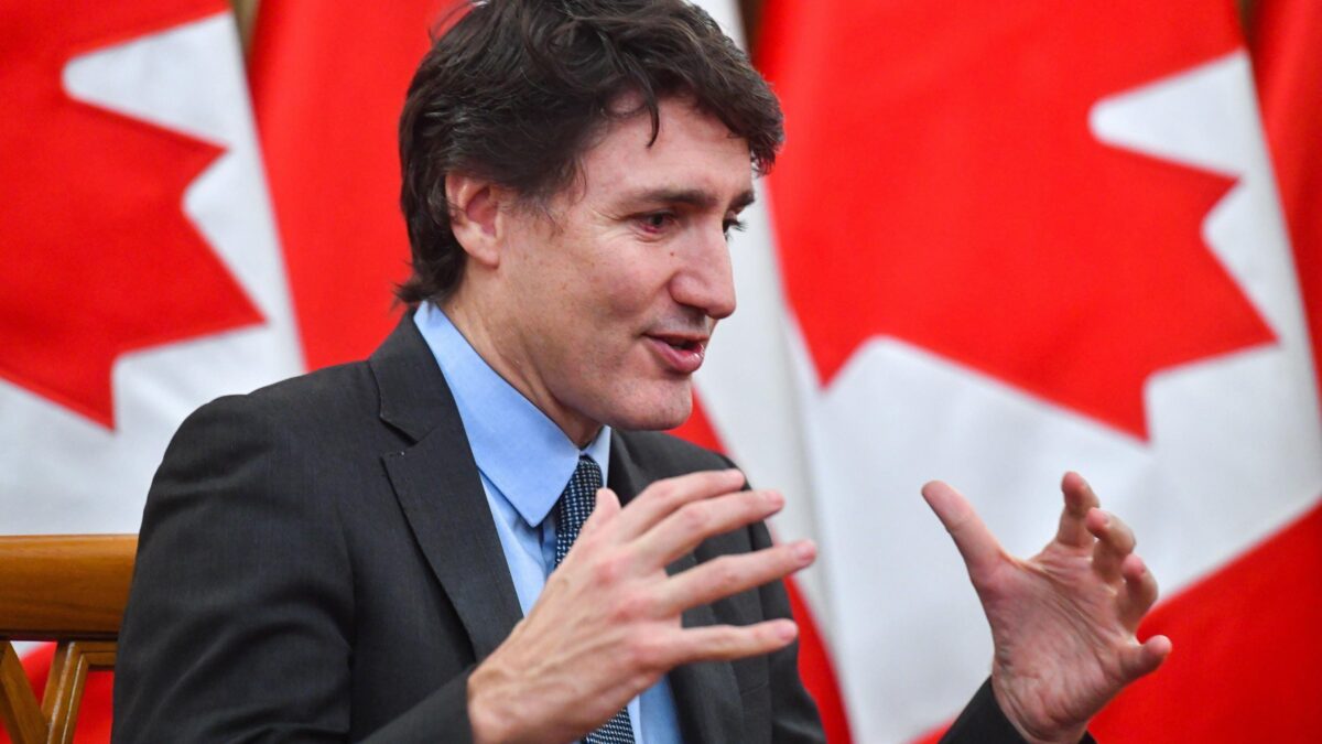 Trudeau stanga l’«odio retroattivo»