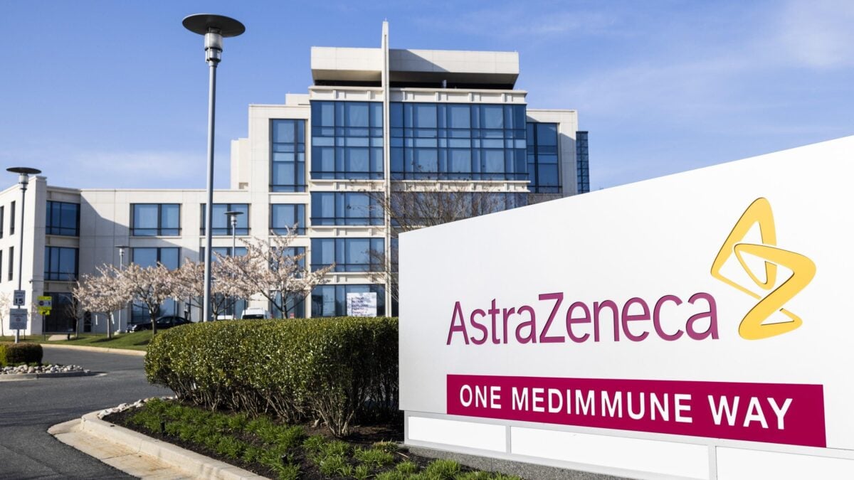 Astrazeneca ritira i sieri in tutto il mondo