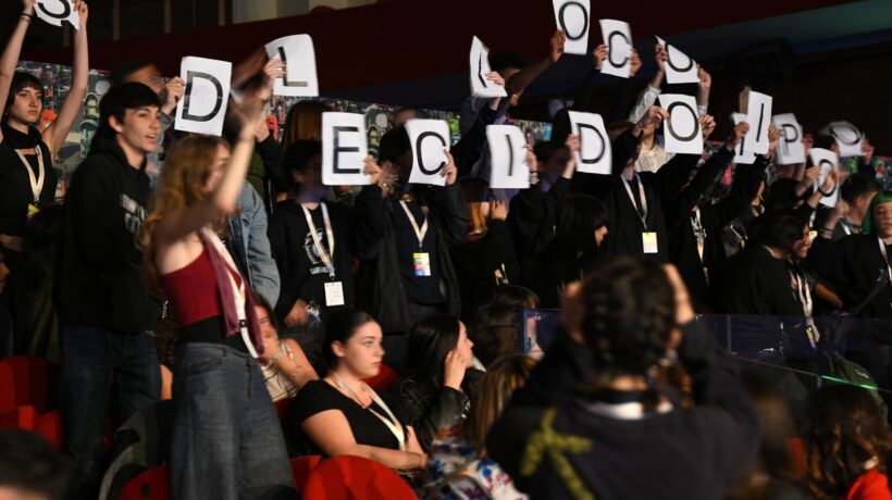 Le femministe pro aborto negano alla Roccella il diritto di parlare