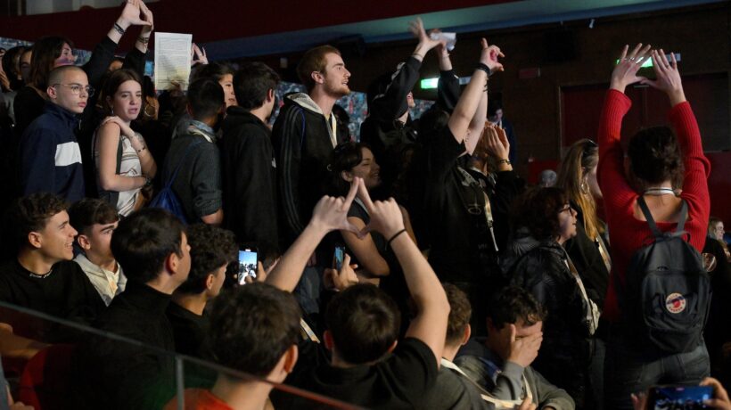 Proteste figlie della manipolazione