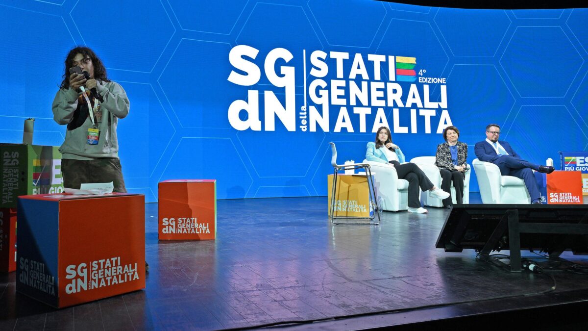 La sinistra «vittima» di censura adesso censura i suoi nemici