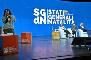 La sinistra «vittima» di censura adesso censura i suoi nemici