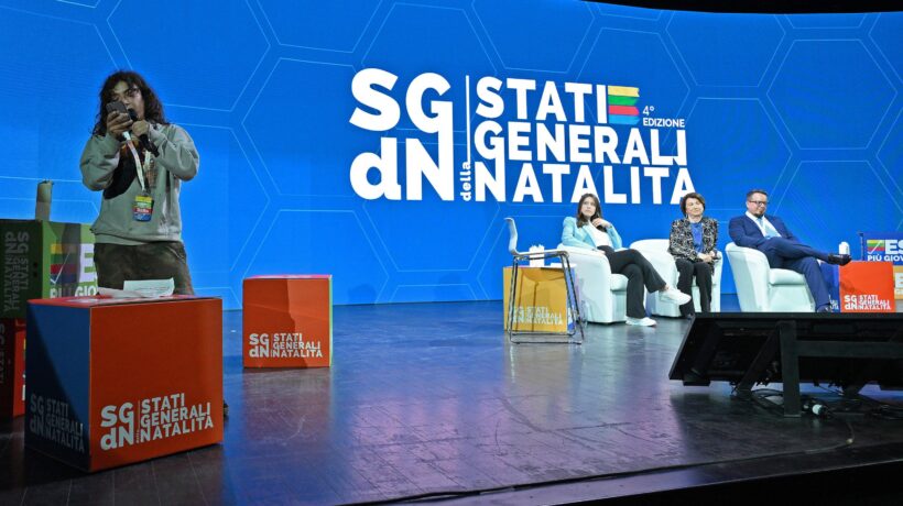 La sinistra «vittima» di censura adesso censura i suoi nemici
