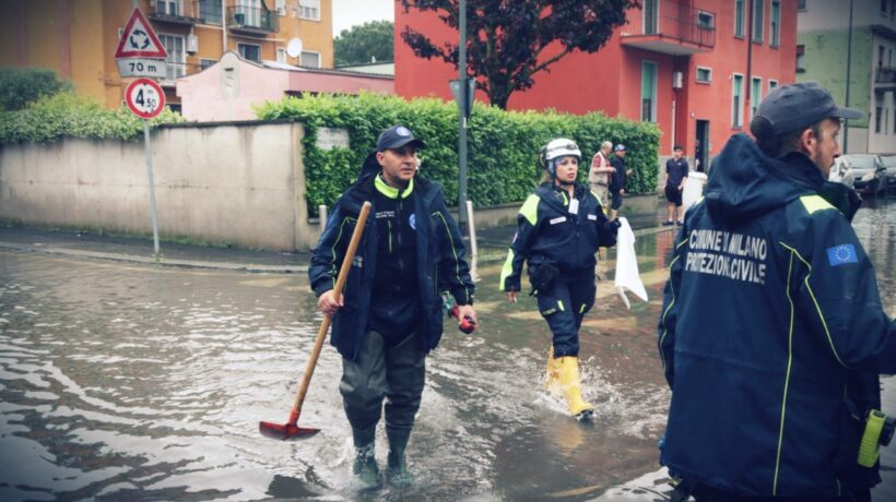 Milano allagata in allerta arancione. Evacuati asili e scuole a Monza