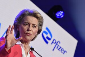 Via al processo contro Pfizer e Ue