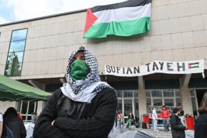 Sulla sharia negli atti insorge la destra. E un ateneo occupato diventa moschea