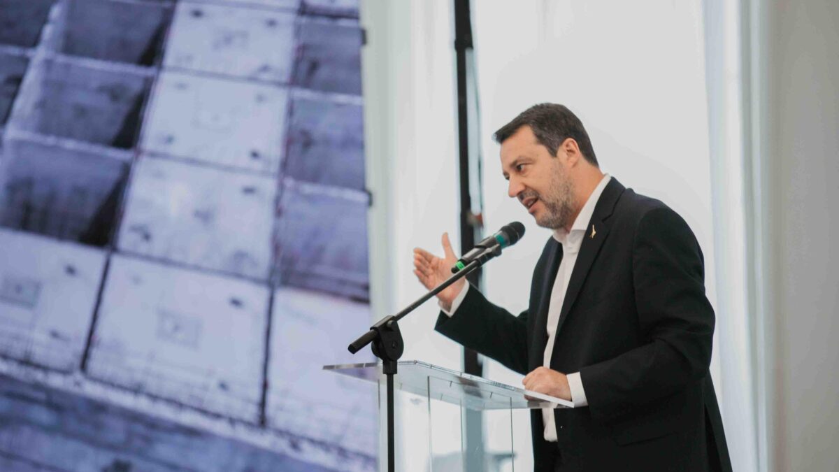 Salvini battezza la nuova diga e difende Toti