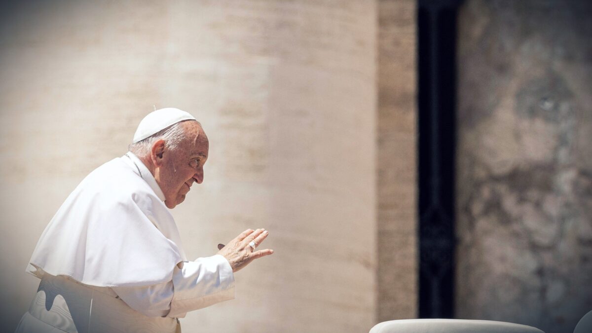 Se tocca i gay il Papa pop non piace più