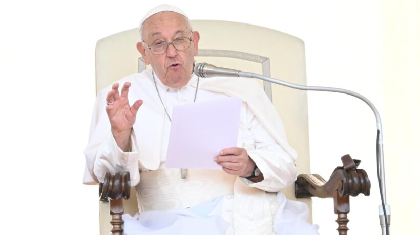 L’anatema sulla «frociaggine» è l’altolà del Papa alla Cei che vuole i gay nei seminari