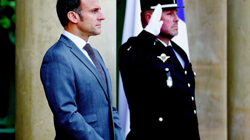 Macron si riveste da Napoleone: «Se Mosca sfonda, interveniamo»