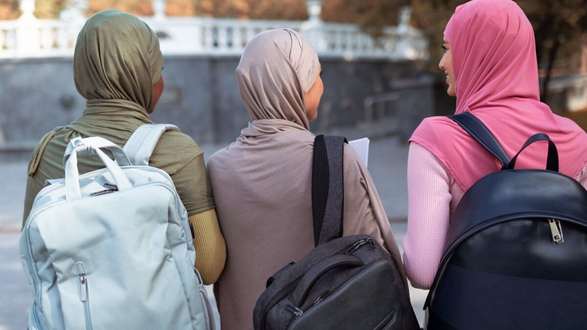 Sottomessi all’islam: Dante espulso da scuola