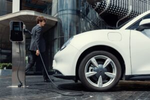 Con l’auto elettrica raddoppiano i pedoni investiti
