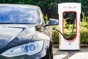 L’auto elettrica inquina come le altre