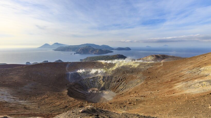 Dalle Eolie all’Islanda: in viaggio tra i vulcani d’Europa e del mondo