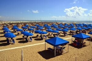 Pronto l’emendamento sulle spiagge: indennizzi per le strutture fisse