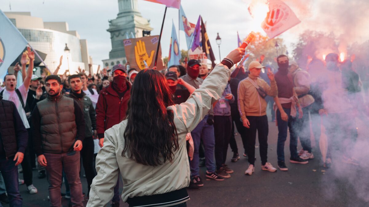 Anti Le Pen uniti in piazza ma divisi su tutto