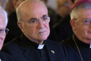 Il Papa processa Viganò: «Scisma»