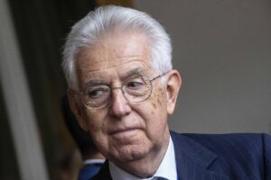 Monti l’ha teorizzato: la volontà popolare è la vera kryptonite delle élite europee