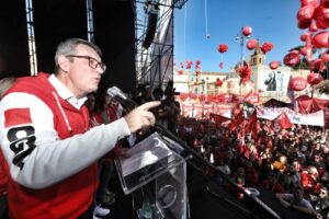Youtuber se la prende con chi scippa. Ma secondo la Cgil il problema è lui