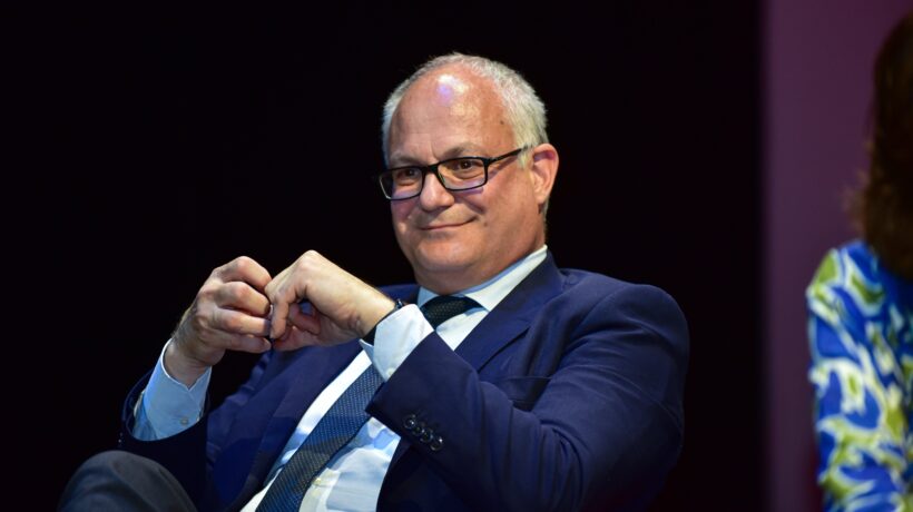 Gualtieri promette 1.000 licenze taxi per coprire i disastri di cantieri e Tpl