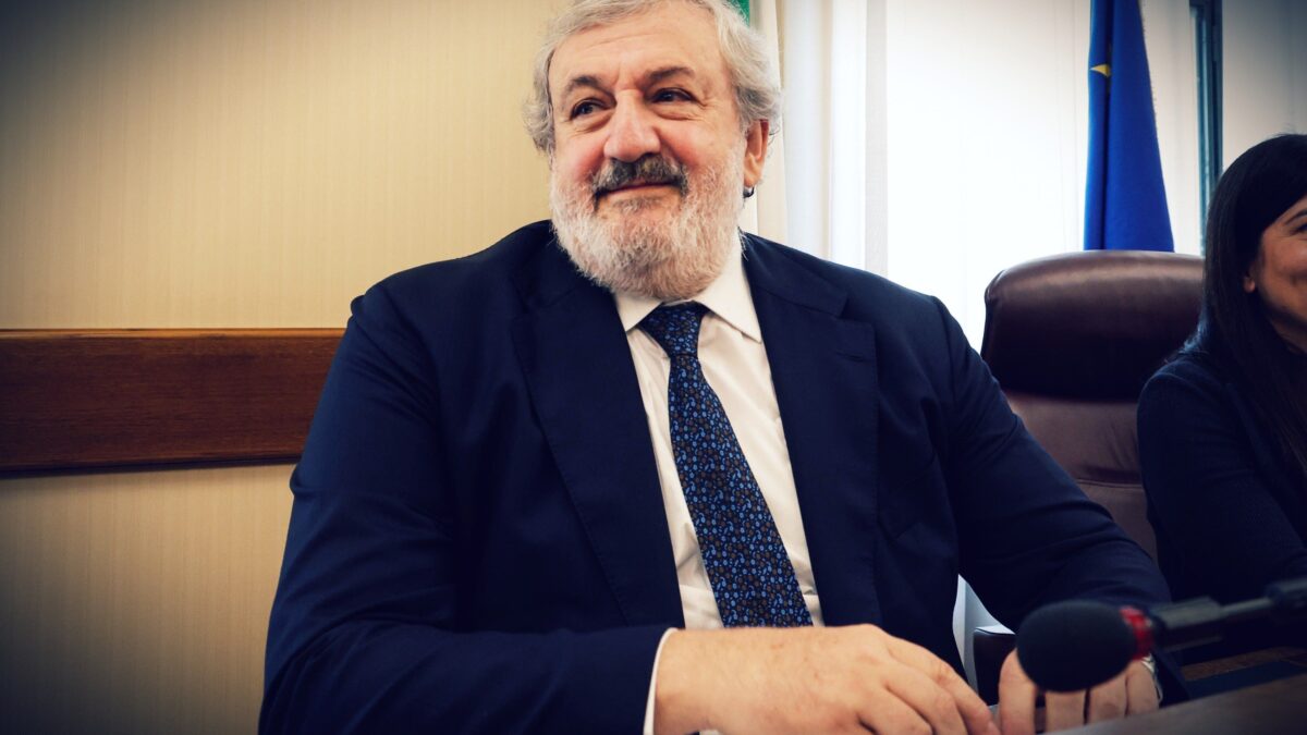 Il governo striglia l’Emilianistan sui vaccini