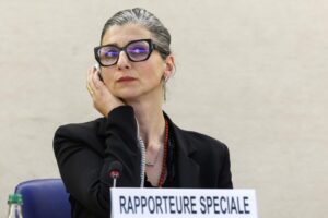 Nuove accuse contro l’inviata Onu. «Chiede soldi in maniera irregolare»
