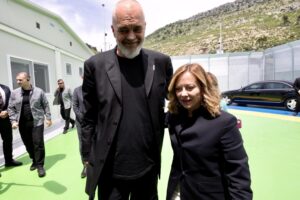 Hotspot in Albania, Meloni tiene duro: «Costi alti? Il Pd ha gettato miliardi»