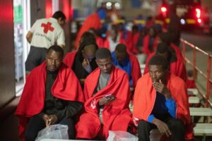 Così la sinistra caccia i migranti