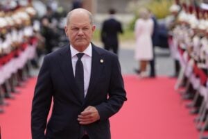 Il modello albanese piace anche a Scholz. Berlino rimanda i criminali dai talebani